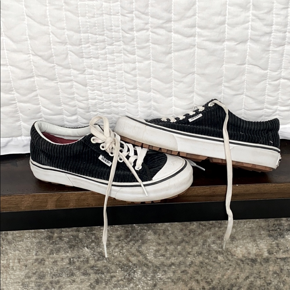 FREE SHIPPING Vans Limited Edition